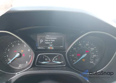 2017 Ford Focus S z USA, uszkodzony, nr VIN 1FADP3E26HL338253